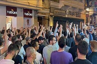 تركيا تلاحق صحفيين رسما صورة للنبي محمد(ص)