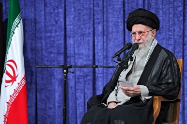 قائد الثورة: وحدة الشعب والمسؤولين والقوات المسلحة خط أحمر