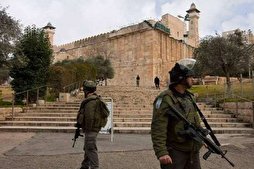 Zionist Soldiers Break into Ibrahimi Mosque