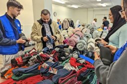 Canadian Muslims Assemble Winter Relief Kits for Needy