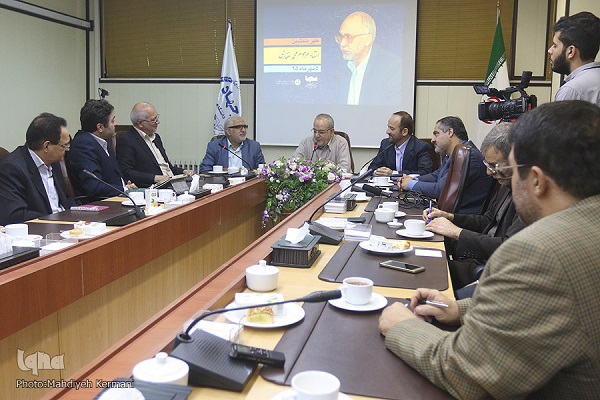 ۳۵ سال تلاش بی‌وقفه استاد «غفاری» بدون تعطیلی یک جلسه آموزش قرآن + عکس