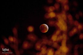 ابرماه خونین