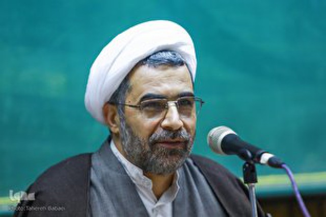 مسئولیت مدیریت حوزه علمیه در قبال افراد غیرمسئول در امور پزشکی