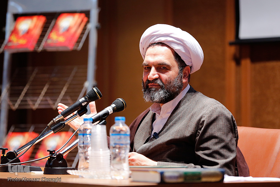 پوشش سر و گردن؛ جواز یا وجوب؟