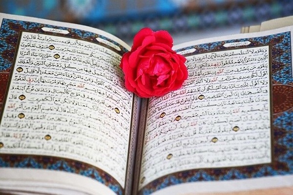 برگزاری محفل معنوی قرآن با خانواده در شهرستان بردسیر