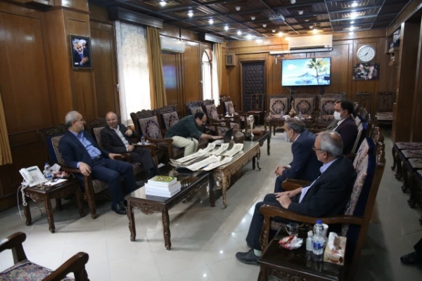 دیدار استاندار کرمان با اعضای پژوهشکده فرهنگ اسلام و ایران دانشگاه شهید باهنر کرمان