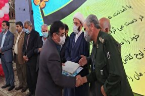 معلمان نمونه جهادگر و قرآنی در زرند تجلیل شدند