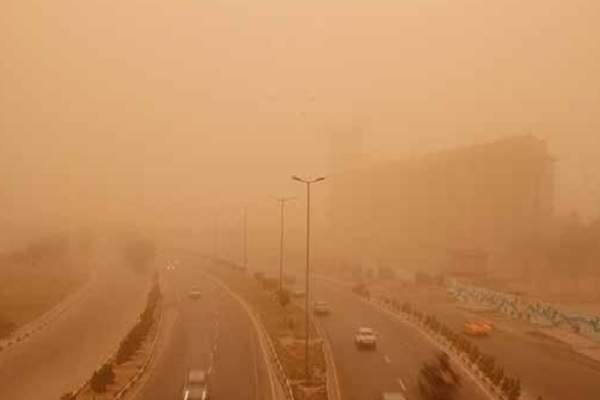 گرد و غبار مدارس کرمان را تعطیل کرد