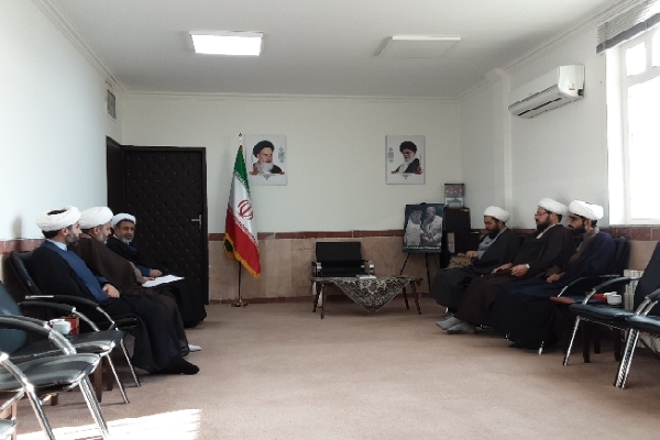 دیدار اعضای ستاد اعتکاف استان با امام جمعه کرمان