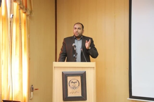 مهدی بازمانده رئیس جهاد دانشگاهی کرمان مهدی بازمانده رئیس جهاد دانشگاهی کرمان