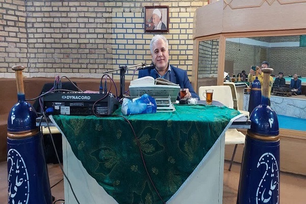 جلسه آموزش قرآن در زورخانه + عکس و فیلم