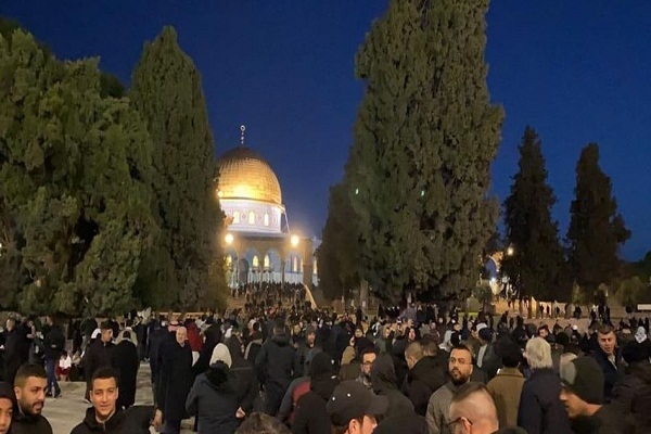 حضور گسترده فلسطینیان در نماز جمعه مسجدالاقصی