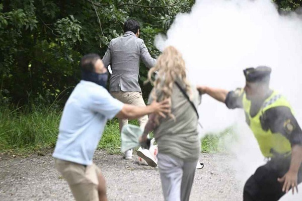 تکرار هتک حرمت قرآن مقابل سفارت ایران در سوئد + فیلم