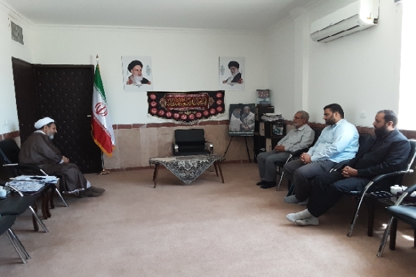 رئیس مؤسسه تربیتی آموزشی خیرین انصارالقرآن با امام جمعه کرمان