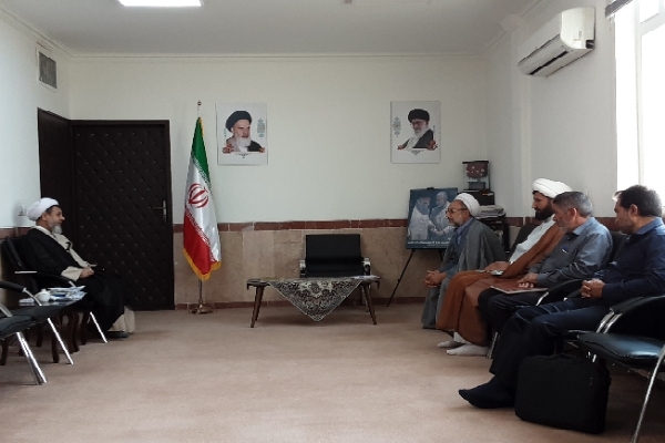 دیدار هییت امنای مجتمع قرآنی شهید سلیمانی با امام جمعه کرمان