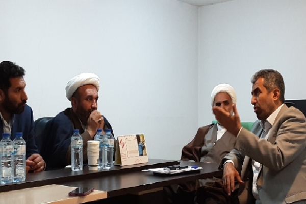 نشست مدیر مسئول مؤسسه قرآنی بیت‌الاحزان حضرت زهرا(س) با محمدرضا پورابراهیمی