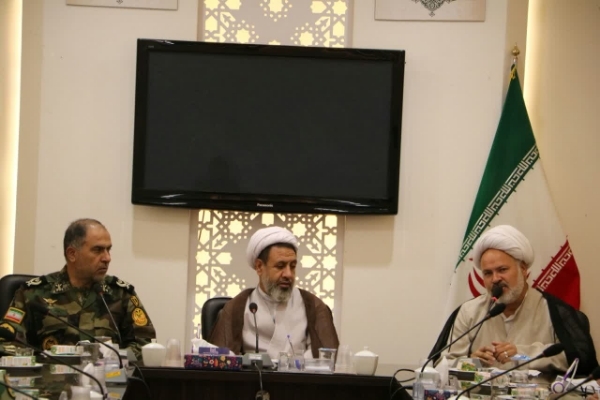 دیدار مسئولان عقیدتی ‌سیاسی ارتش با امام جمعه کرمان