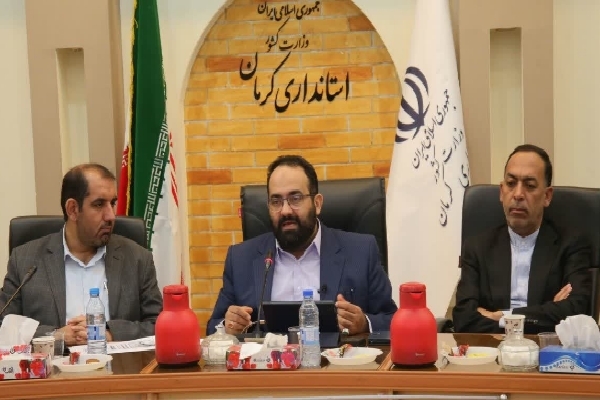 نشست فرمانداران و دستیاران مردمى‌سازى فرمانداران استان کرمان