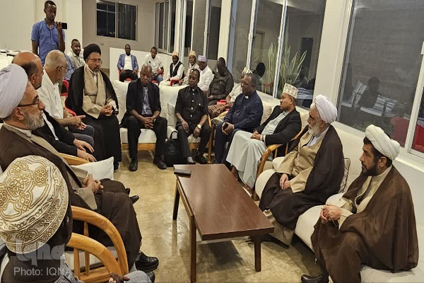 برقراری صلح و تقریب میان ادیان باید مورد توجه قرار گیرد