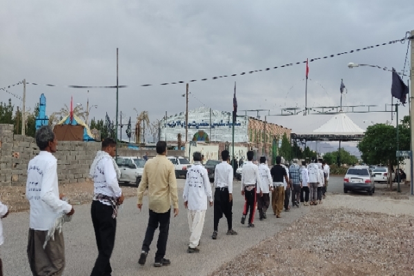 کاروان پیاده‌روی زیارتی عنبرآبادی‌ها
