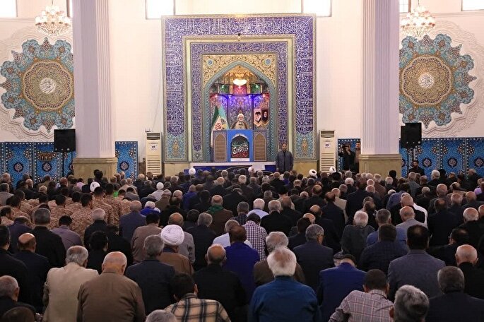 حضور مقتدرانه مردم در صحنه کلید فتح و فرج است