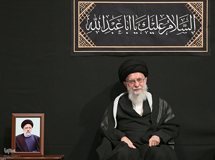 اولین شب مراسم عزاداری اباعبدالله الحسین (ع) با حضور رهبر معظم انقلاب