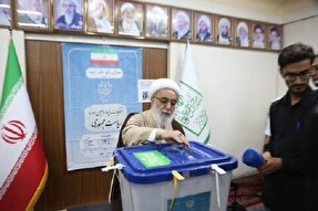 مردم رئیس جمهوری انتخاب کنند که در راه خدمت شب و روز نشناسد