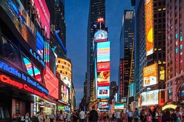 طنین قرآن از یک ساندویچی در قلب نیویورک + فیلم