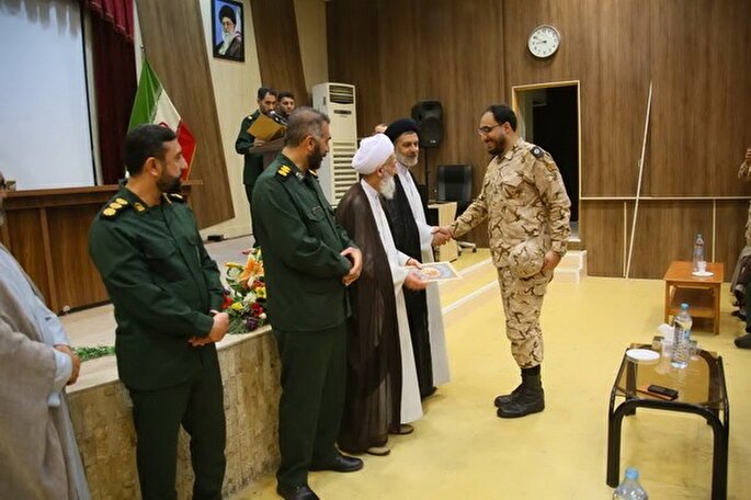 روحیه دفاع از دین و وطن تقویت شود