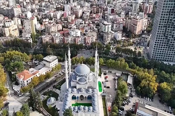 افتتاح بزرگترین مسجد بالکان در پایتخت آلبانی + فیلم