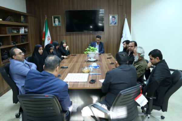 خبرگزاری‌ها بار اصلی اطلاع‌رسانی را عهده دارند