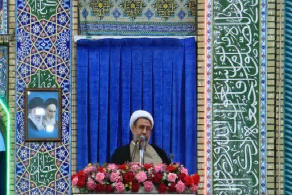 تربیت فراتر از تعلیم و عبادت است