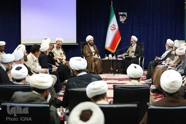 دبیرخانه همکاری حوزه و شورای سیاست‌گذاری ائمه جمعه تشکیل شود