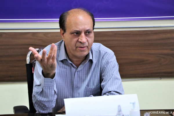 مهدی توحیدی معاون توسعه مدیریت و منابع دانشگاه علوم پزشکی کرمان