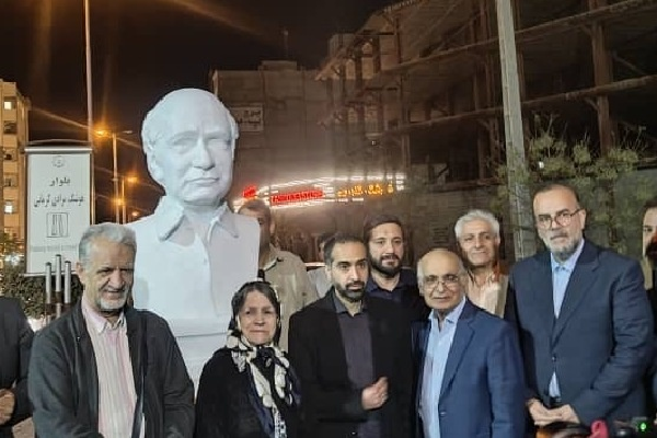 سردیس هوشنگ مرادی‌کرمانی