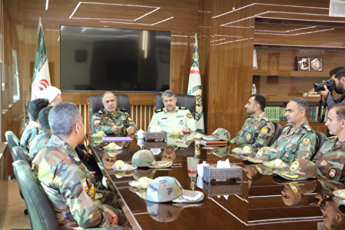 ارتش در کنار نیروی انتظامی است