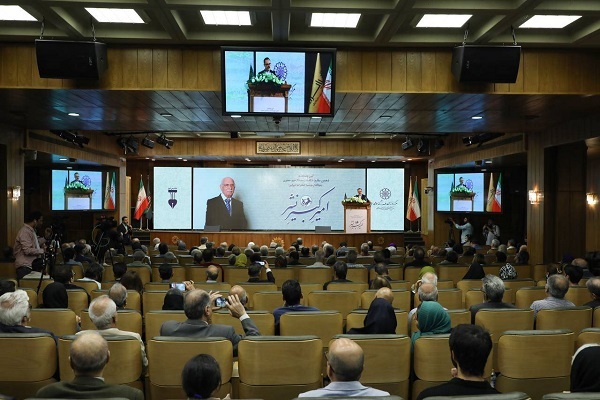 نقش بی‌بدیل «عبدالرحیم جعفری» در پرورش نویسندگان و مترجمان