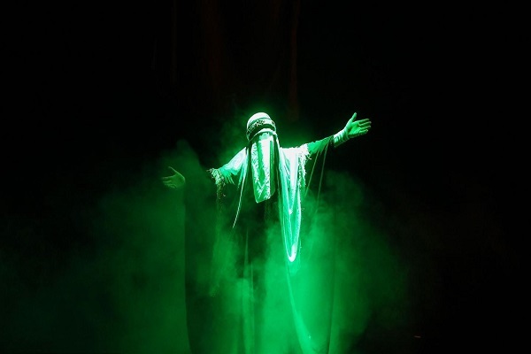 «خانه‌ای از گل و اندوه» با روایتی از بیت‌الاحزان به روی صحنه رفت