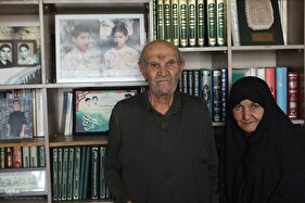 پای سخنان مادر و پدر شهیدان کاوسی‌فر