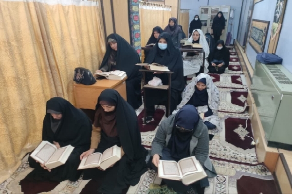 تلاوت قرآن در شرکت آب‌منطقه‌ای کرمان 