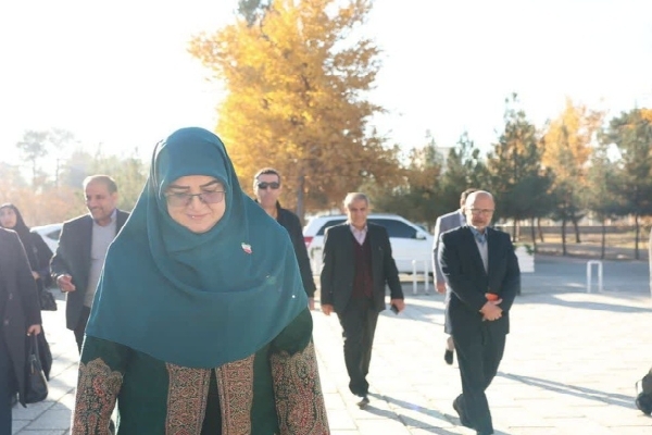 بازدید سخنگوی دولت از دانشکده فنی کرمان