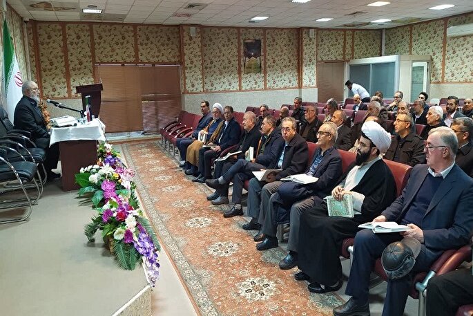 جلسه تفسیر قرآن ویژه مدیران آذربایجان‌شرقی برگزار شد