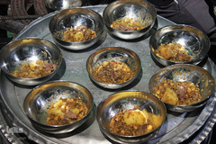 آبگوشت متنجنه غذای نذری در کرمان