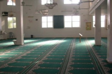 Francia:sindaco vieta preghiera dei musulmani all’aperto