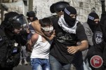 Il regime sionista detiene minorenni palestinesi senza accuse per via di post su Facebook