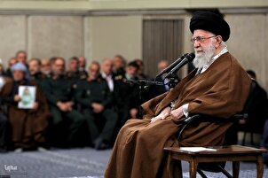Pertemuan kumpulan keluarga syahid keamanan dengan pemimpin tertinggi revolusi Islam Iran