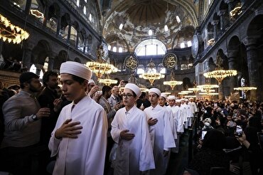 Ang Moske ng Hagia Sophia sa Istanbul ay Nagpunong-abala...
