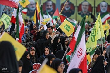 Em Fotos: Cerimônia em Teerã Marca Aniversário de Martírio de Líderes do Hezbollah