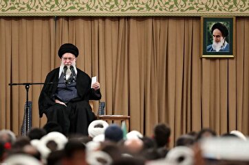 Группа жителей Кума встретилась с лидером Исламской революции