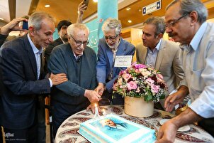 Mtafiti wa Qur'ani wa Iran Aheshimiwa Wakati Akiadhimisha Umri wa Miaka 80
